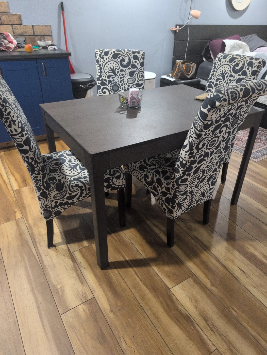 Ikea Extendable Table & 4 Chairs - photo 3