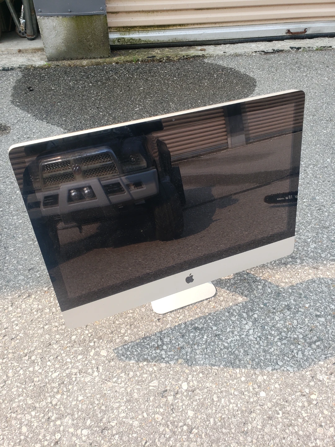 Apple iMac (21.5-inch)