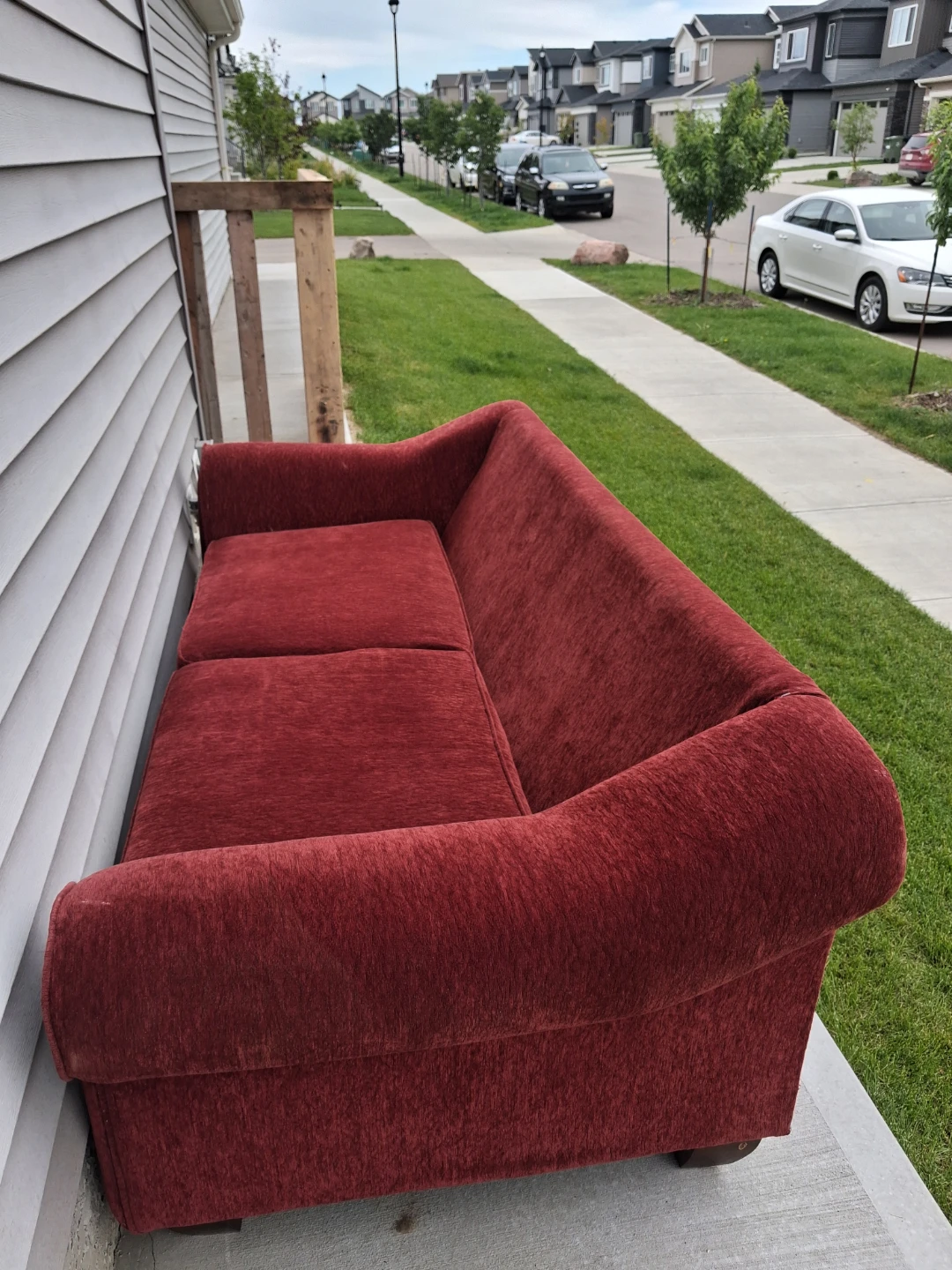 Beautiful Red 3-Seater Sofa Couch - Great Condition!