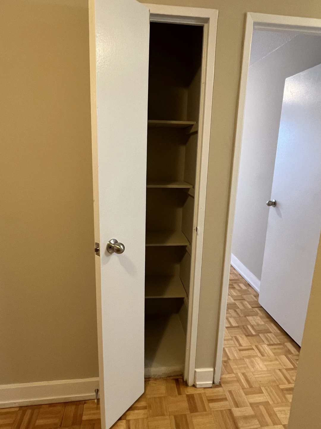Sharing room for rent - photo 4