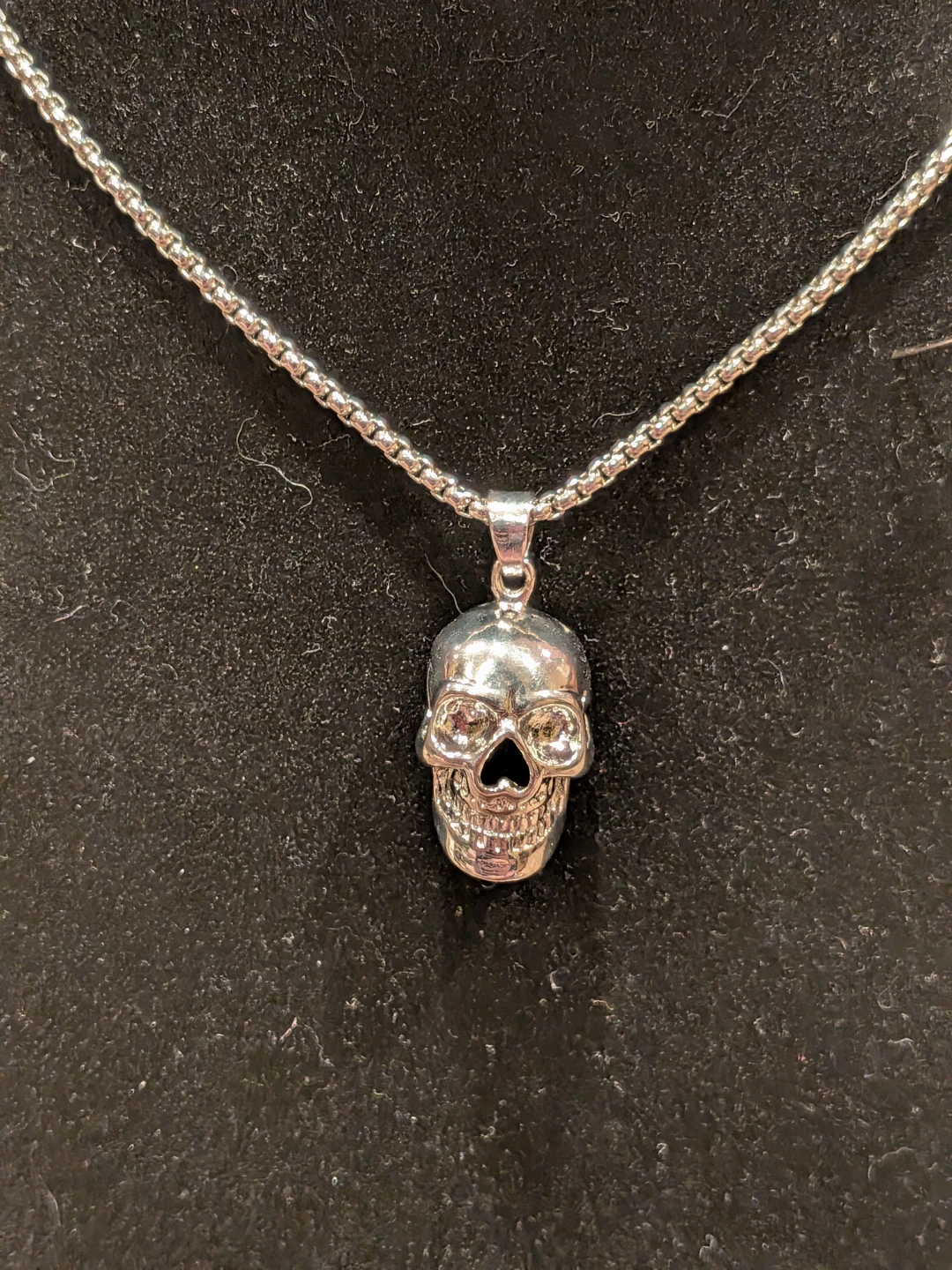Skull Pendant Necklace