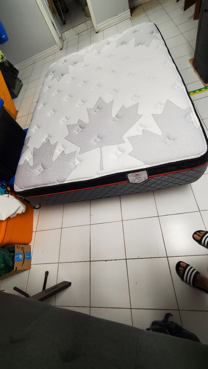 Like new double mattress, headboard, boxspring and frame - photo 4
