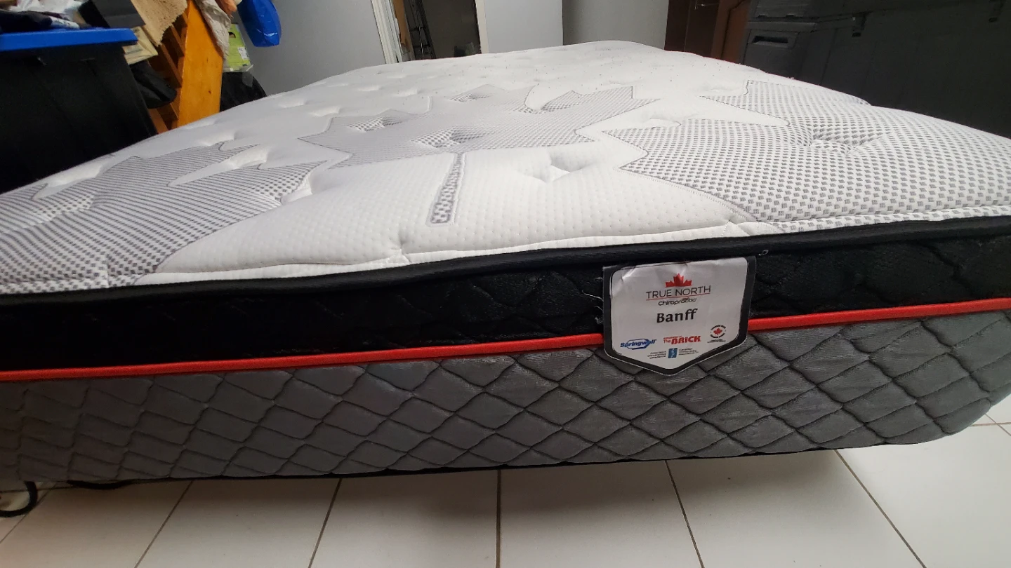 Like new double mattress, headboard, boxspring and frame - photo 5