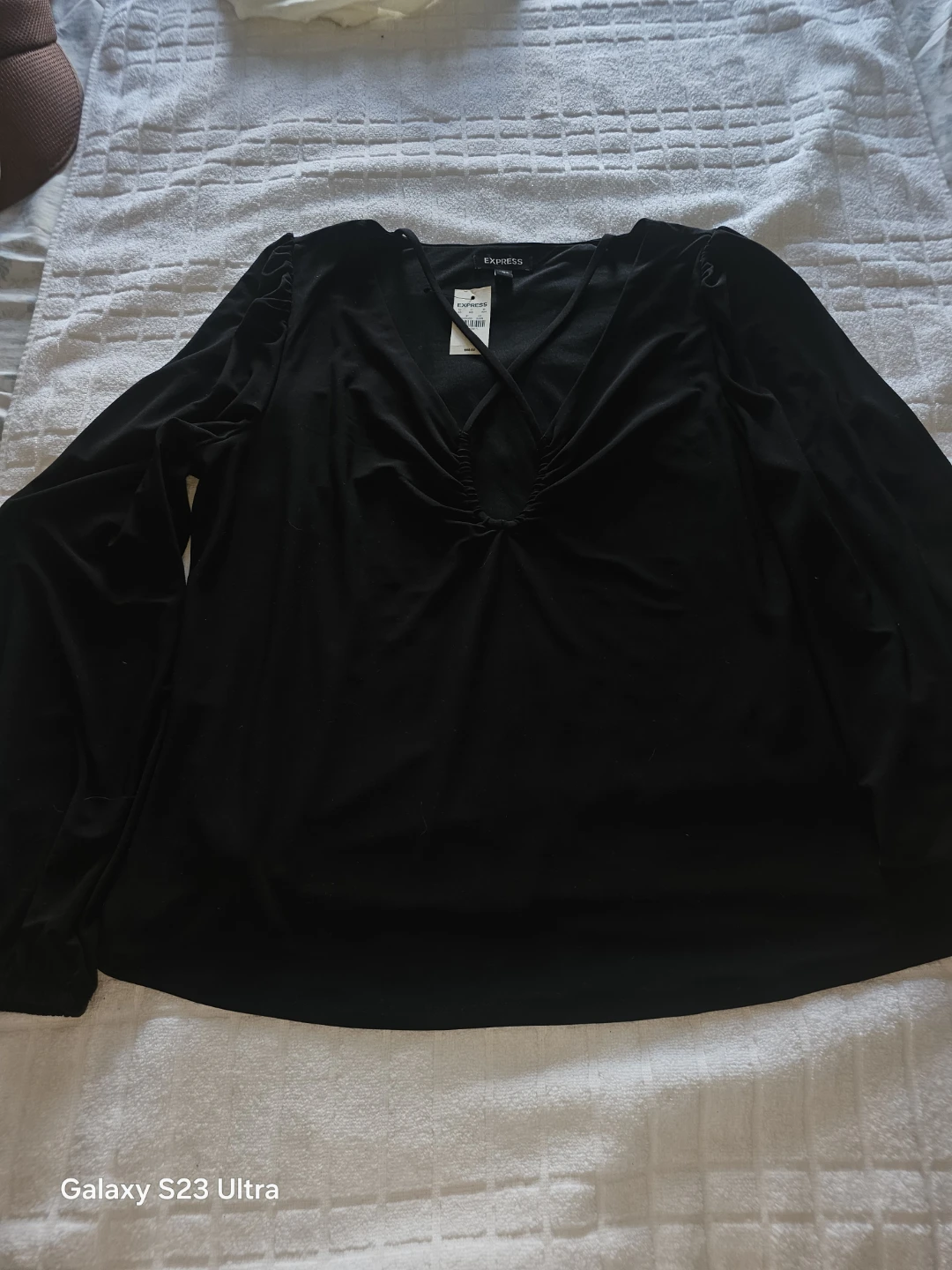 EXPRESS Black Long Sleeve Ruched V-Neck Top Size L