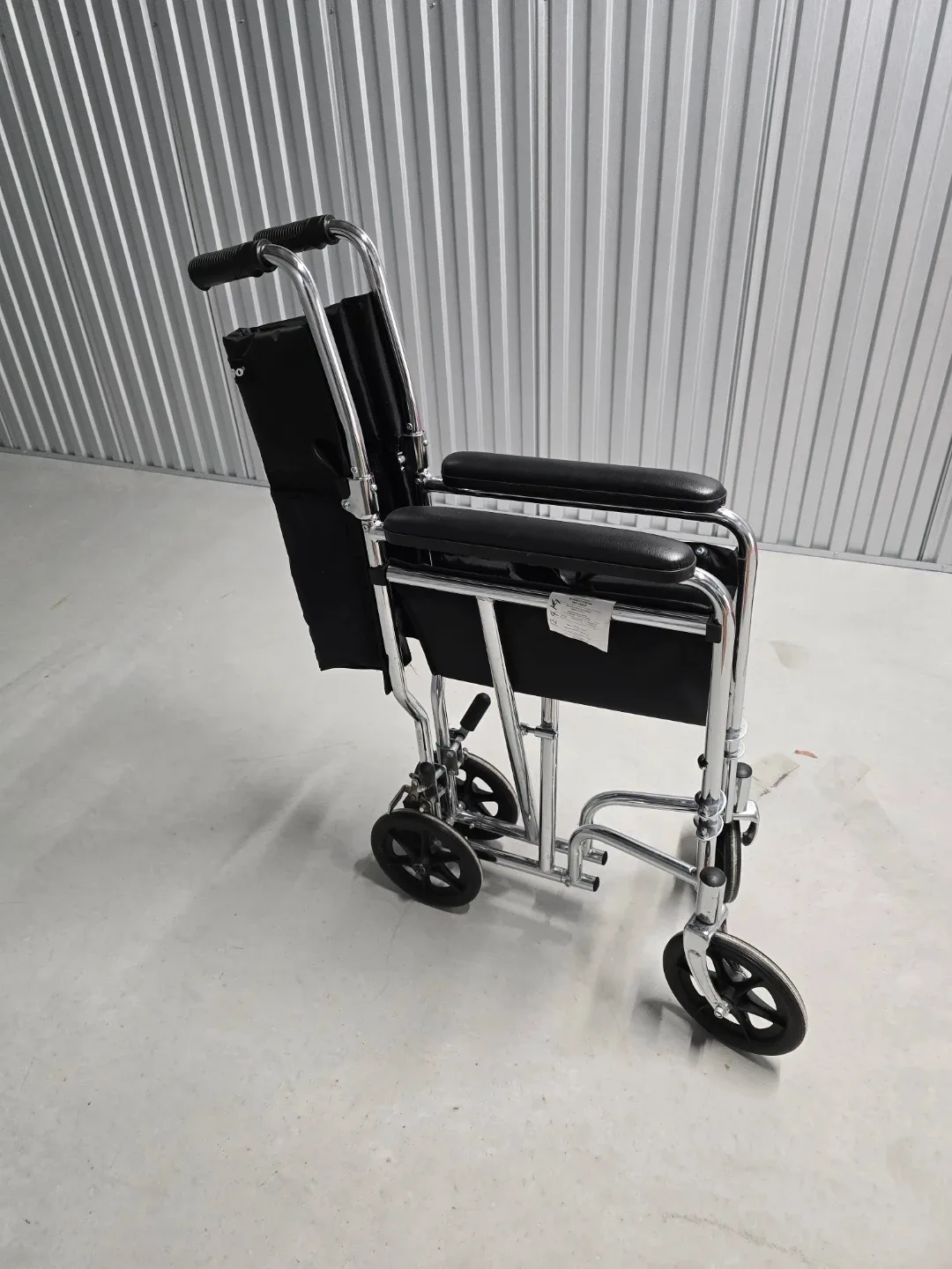 Folding wheelchair - photo 3