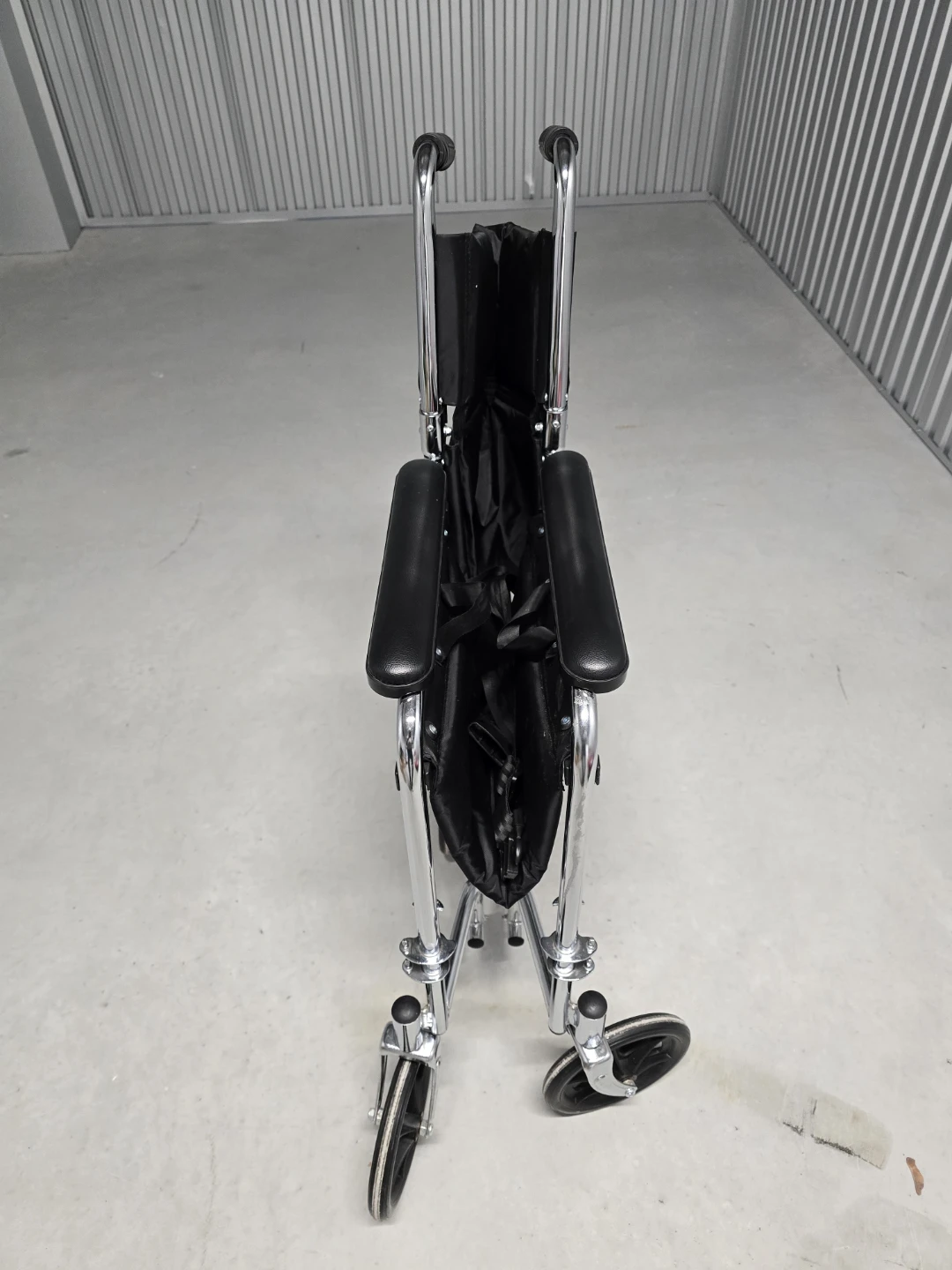 Folding wheelchair - photo 4