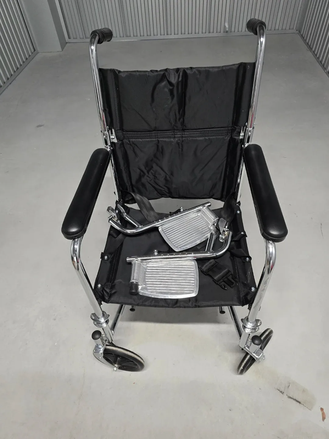 Folding wheelchair - photo 5