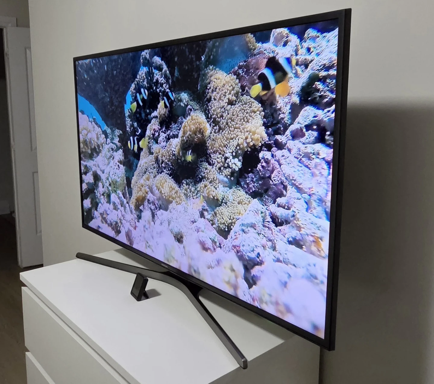 Samsung 49" 4K Smart TV - photo 2