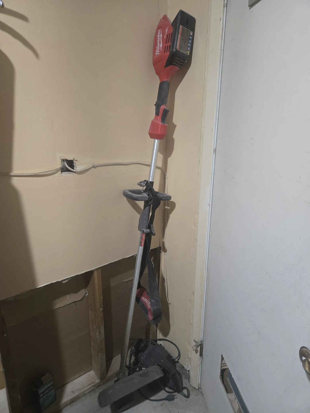 Milwaukee M18 Cordless String Trimmer - photo 2