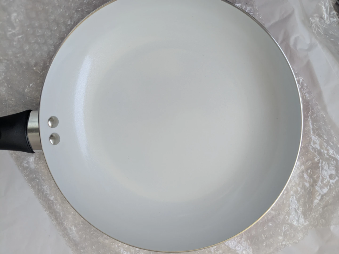 9.4" Ceramic Non-Stick Frying Pan (Red/White) - photo 3