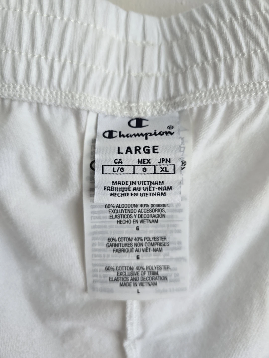 Champion Women's White Shorts Size L - photo 2