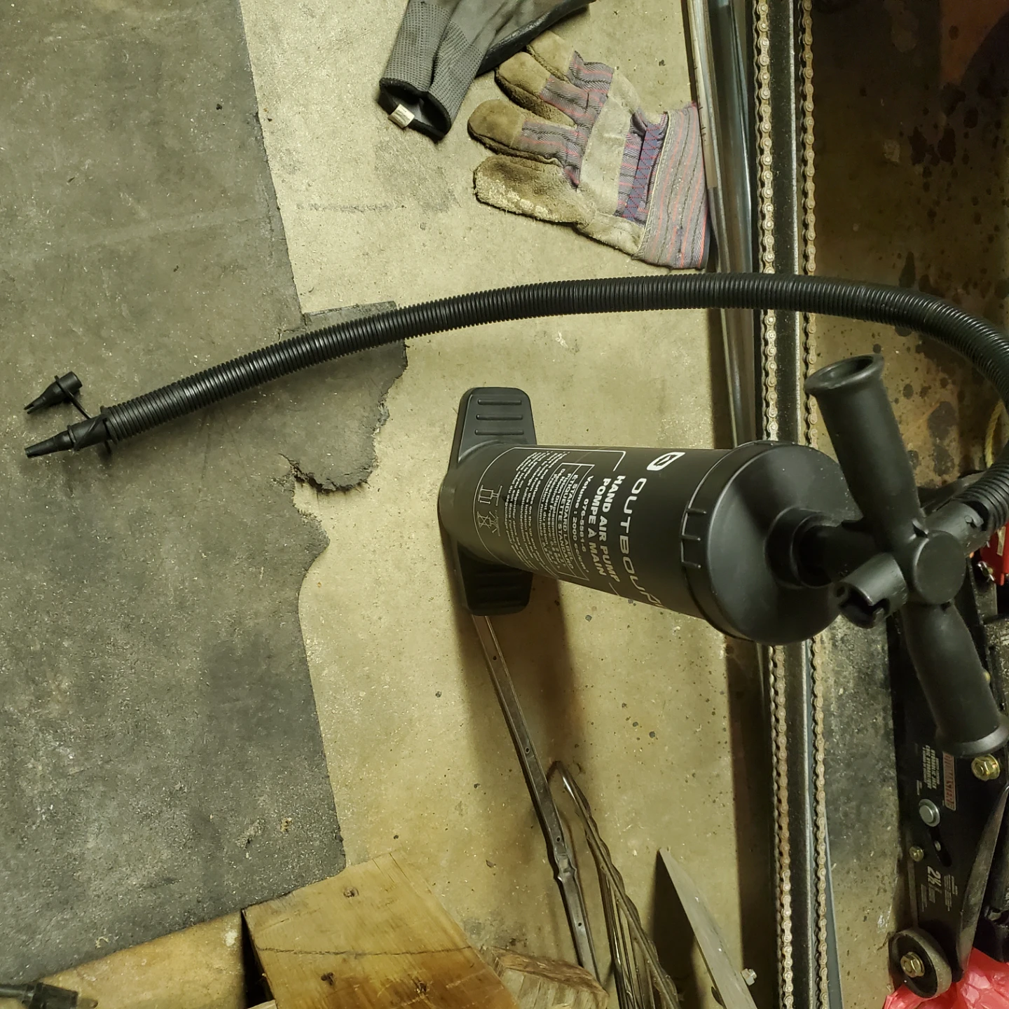 Outbound Hand Air Pump