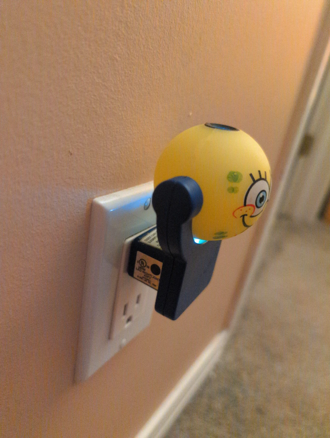SpongeBob SquarePants Plug-In Night Light - photo 2