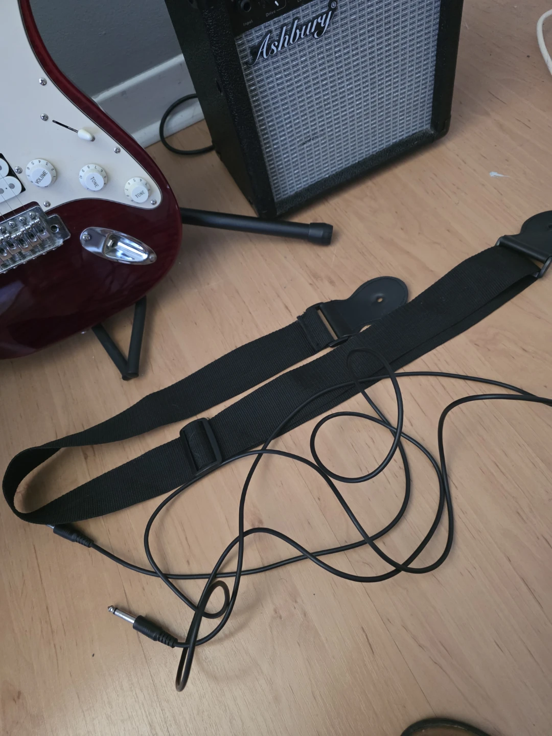 Ashbury Electric Guitar with Amplifier - photo 2