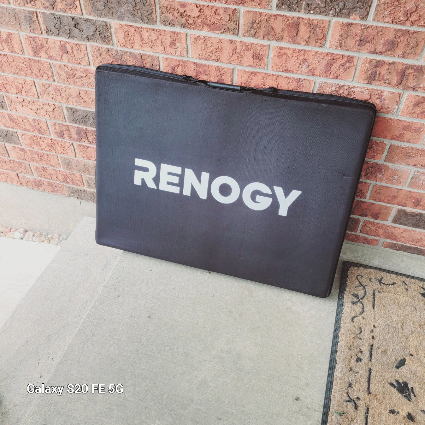 Renogy Voyager 200W Portable Solar SuitcasePanel Kit - photo 5