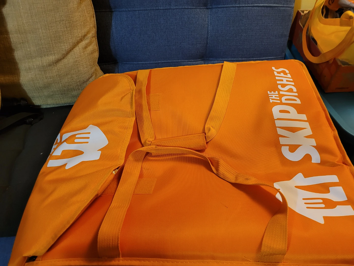 SkipTheDishes Insulated pizza Delivery Bag - photo 3