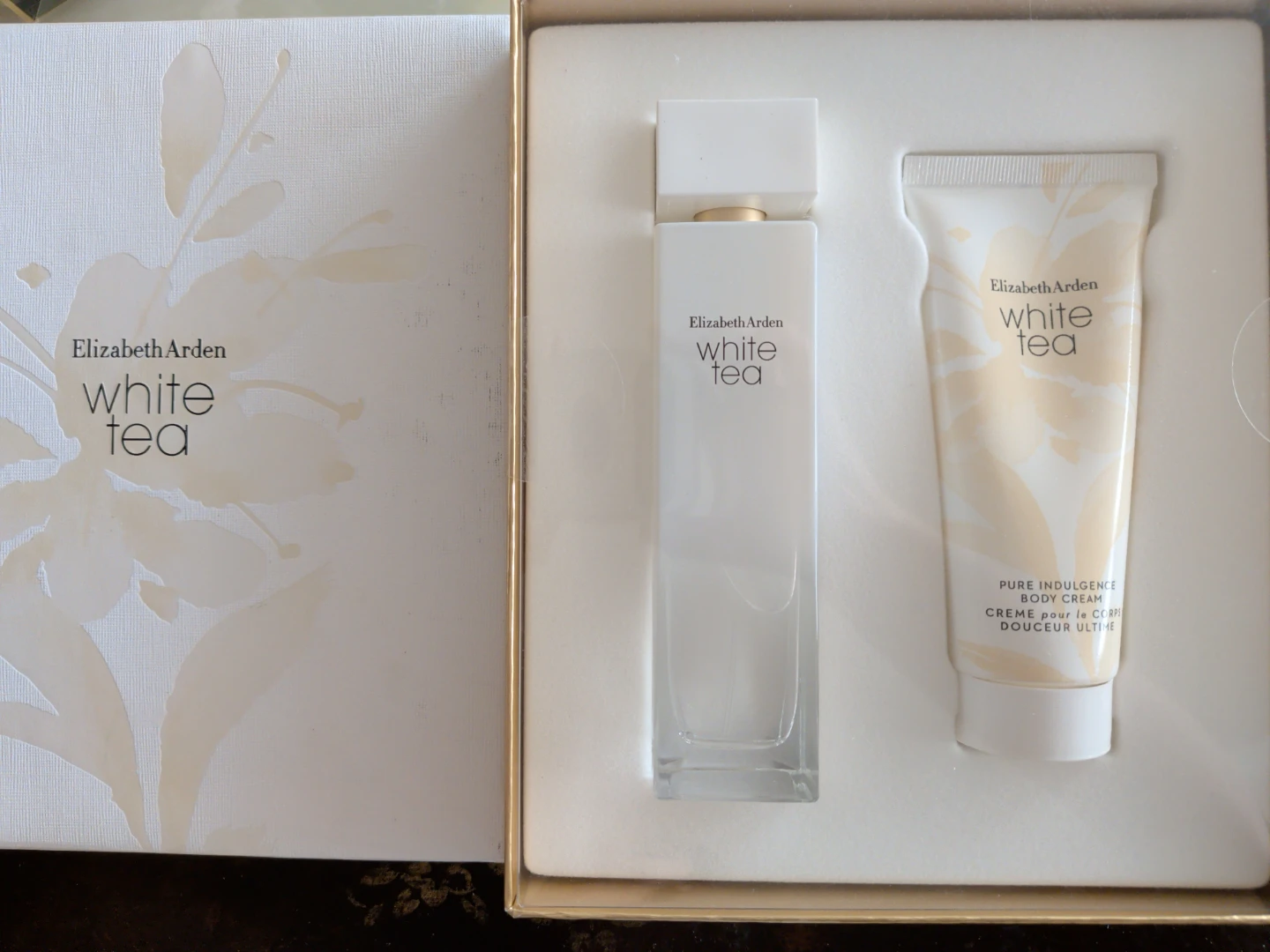 Elizabeth Arden White Tea Fragrance and Body Cream Gift Set