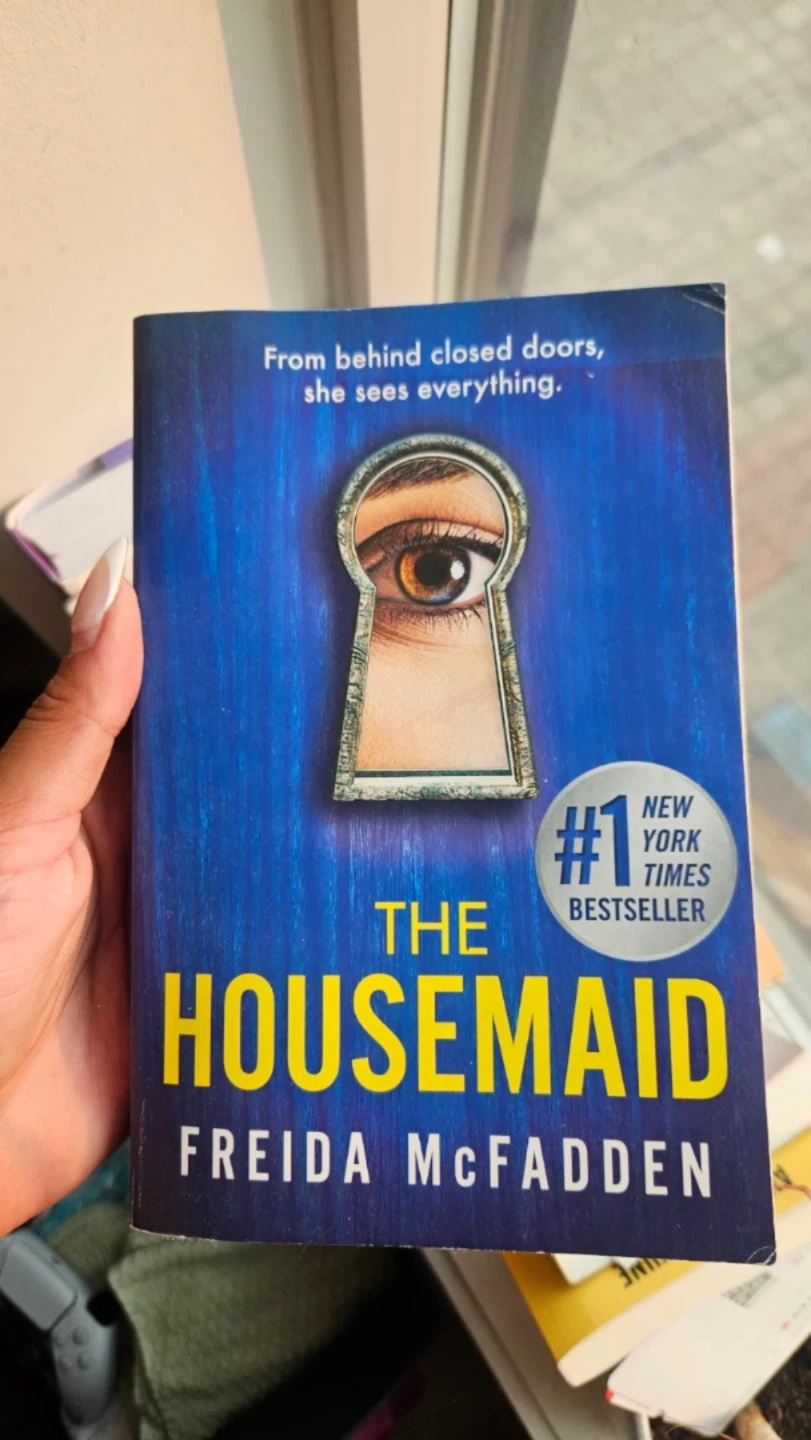The Housemaid by Freida McFadden - book