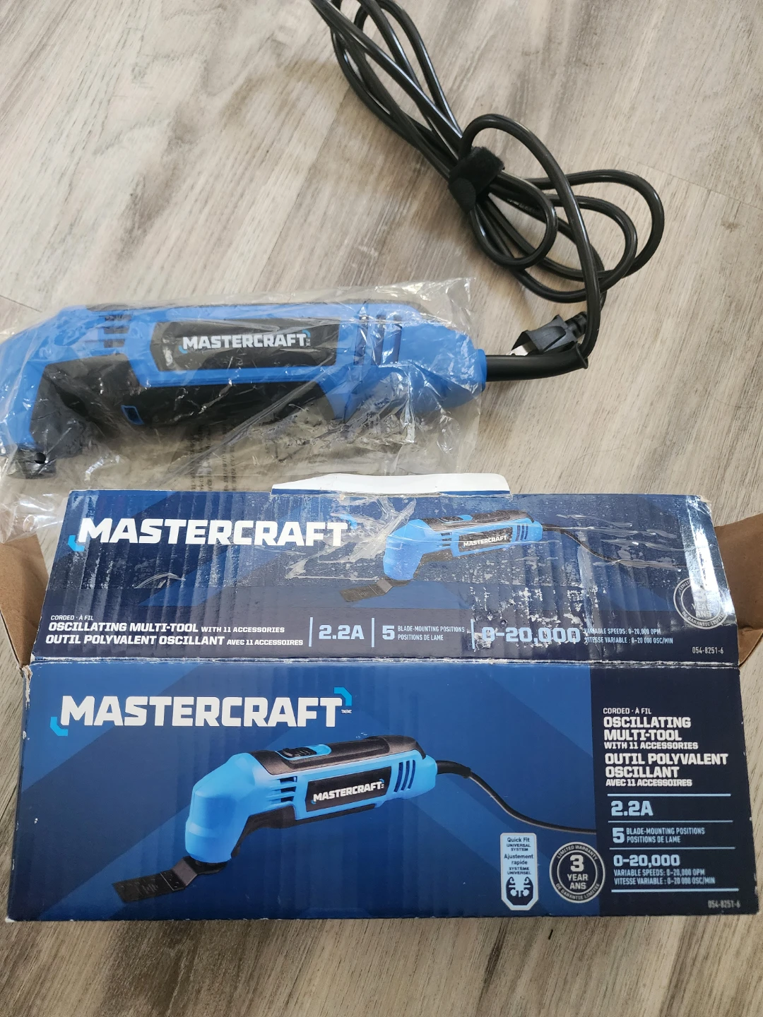 MASTERCRAFT Oscillating Multi-Tool with 11 Accessories