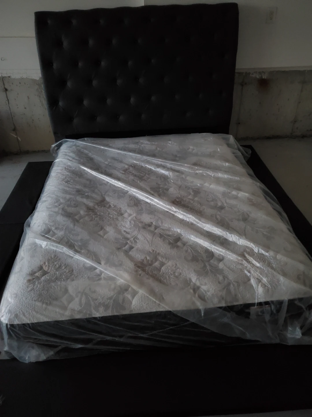 Black Tufted Headboard Platform Bed Frame with Mattress - photo 2