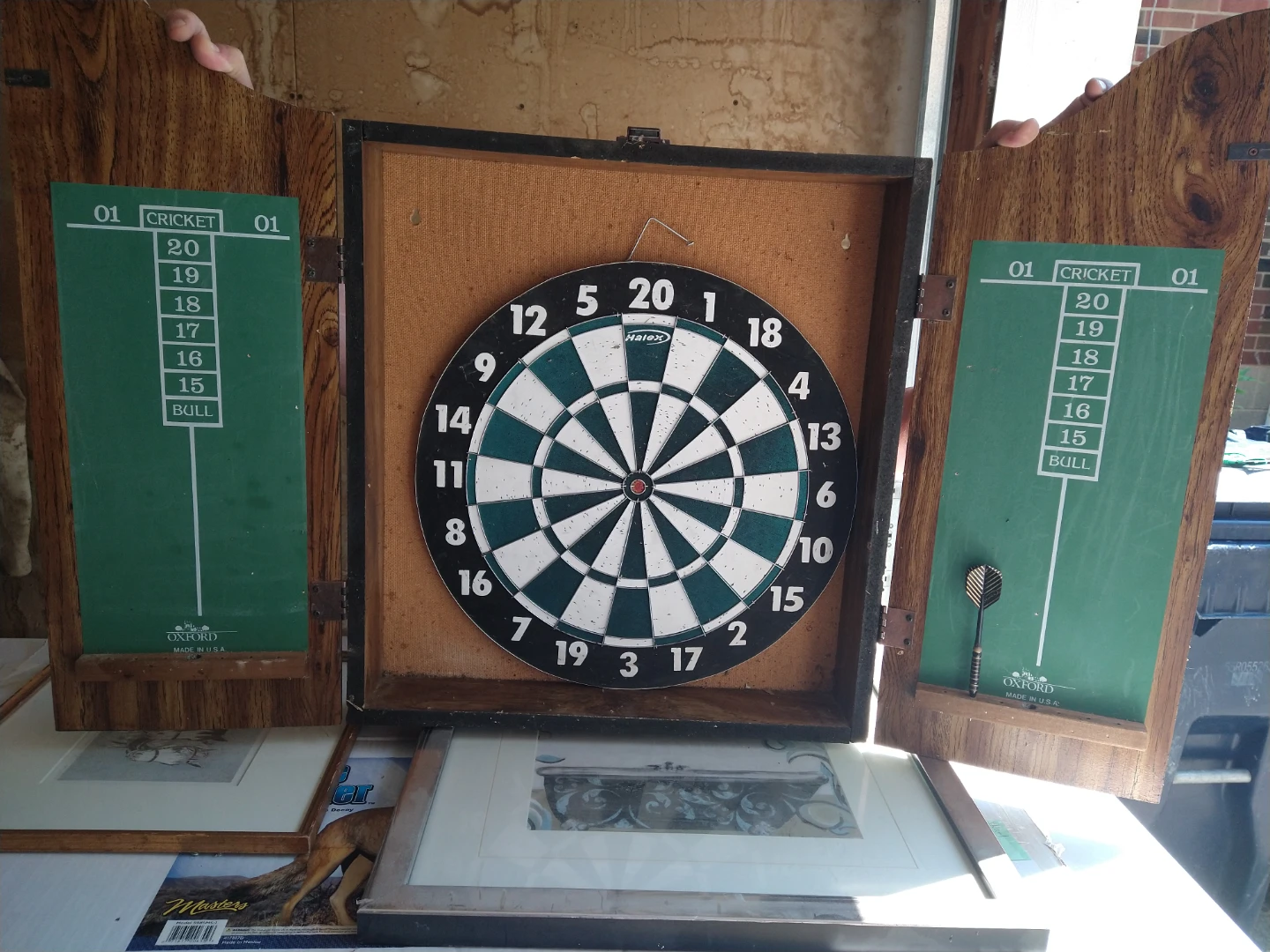 Cheers Dartboard Cabinet Set - photo 2