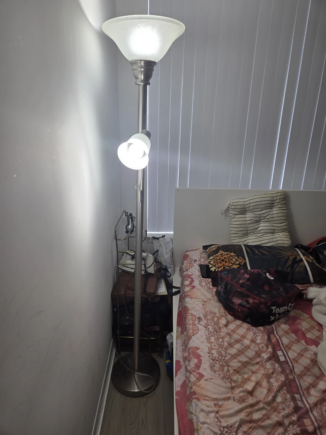 Floor Lamp with Two Lights - photo 3