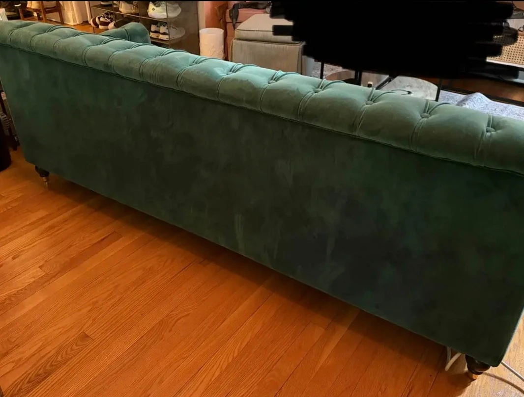 Luxurious Green Tufted Velvet Sofa - photo 4