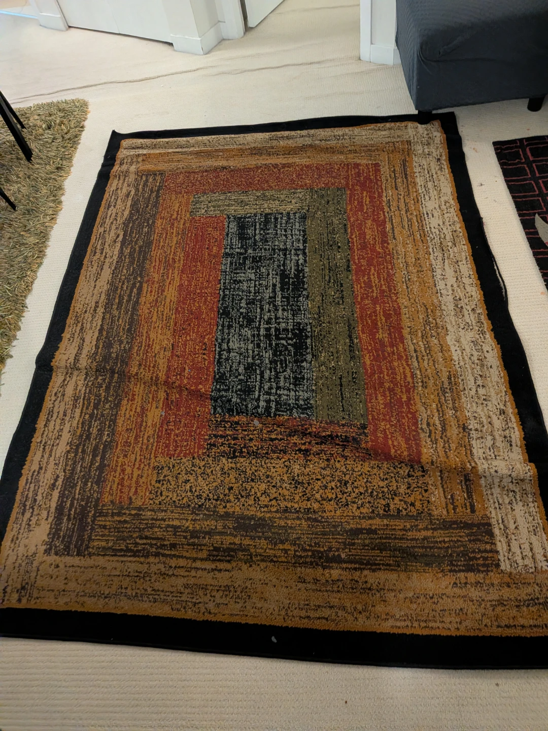 Area Rug with Geometric Pattern (5.2×7)