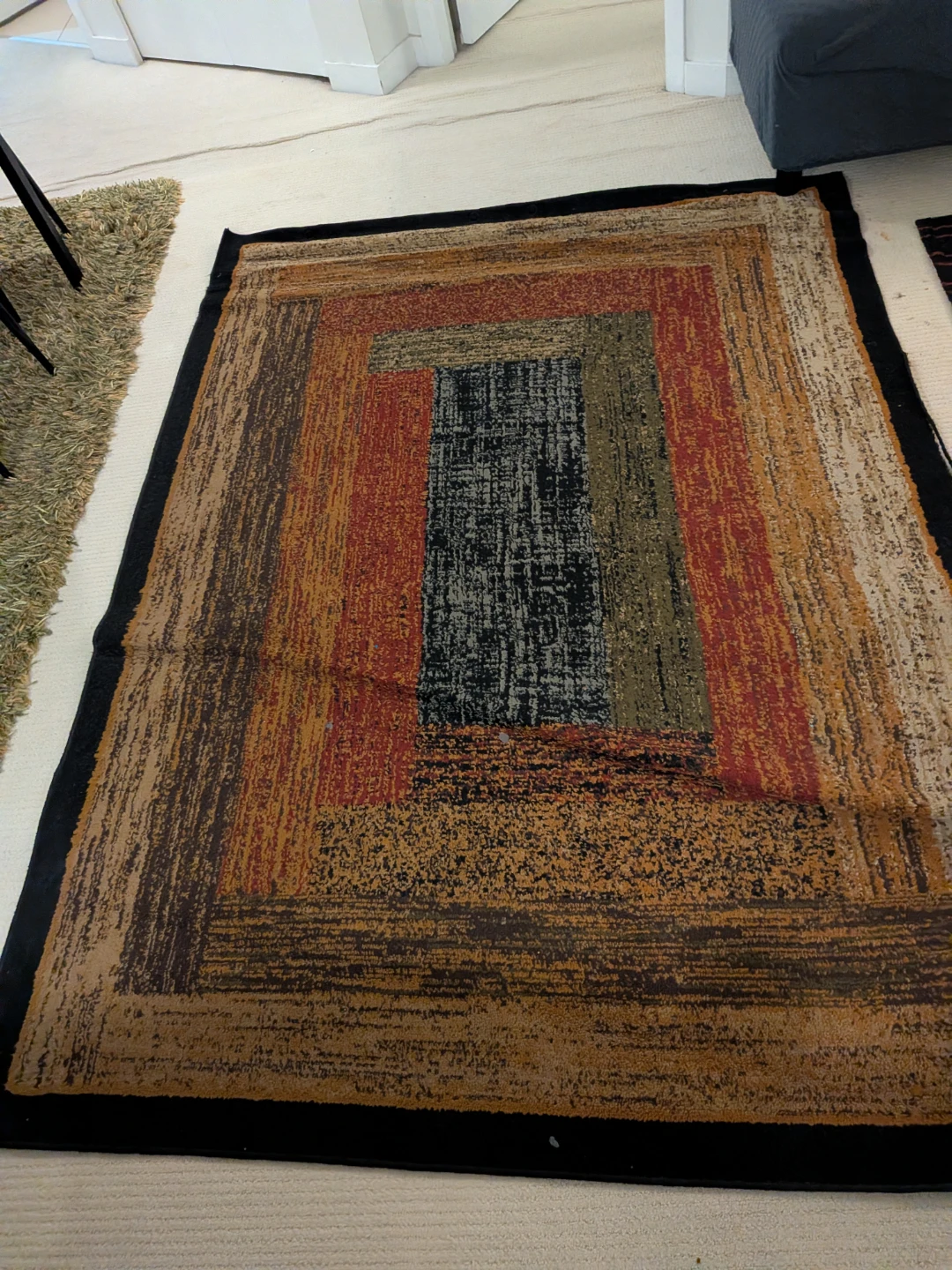 Area Rug with Geometric Pattern (5.2×7) - photo 2