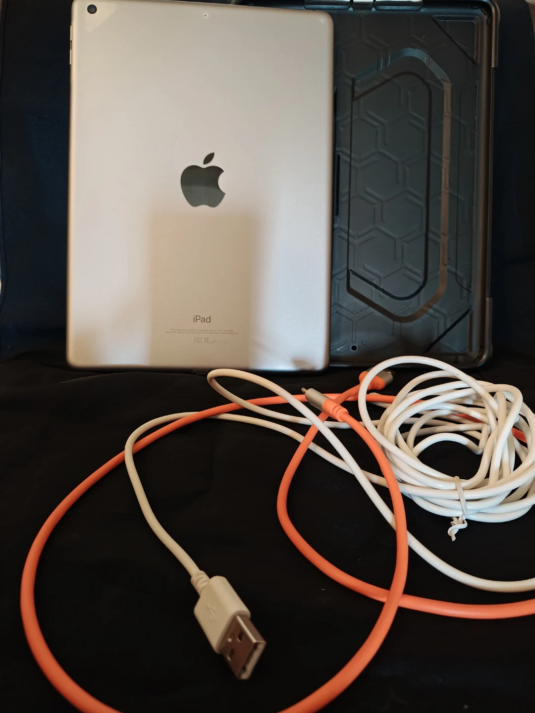Apple iPad (6th gen) + Accessories Bundle - 32GB, Silver - photo 3