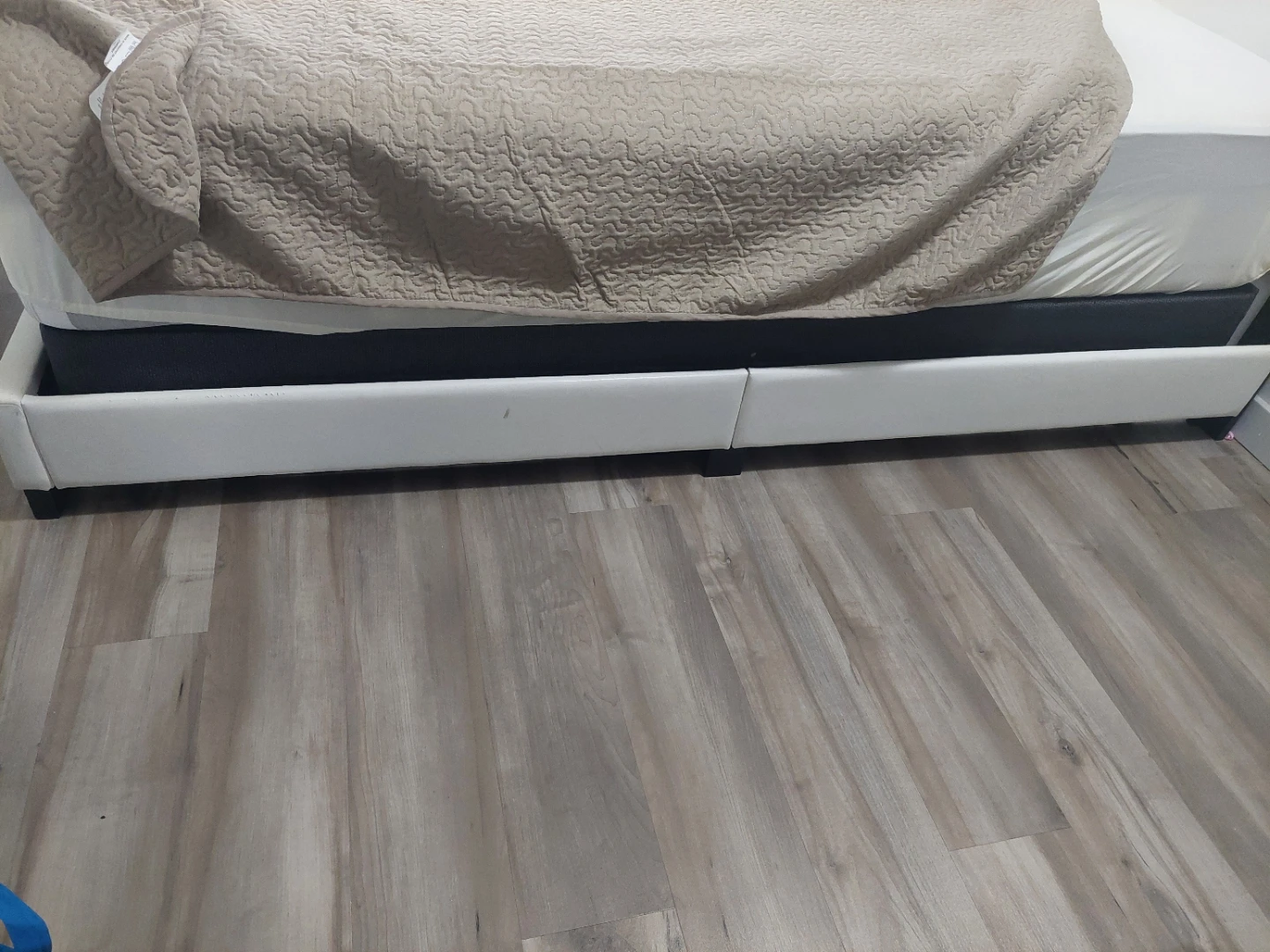 Moving Sale bedframe+mattress+boxspring - photo 4