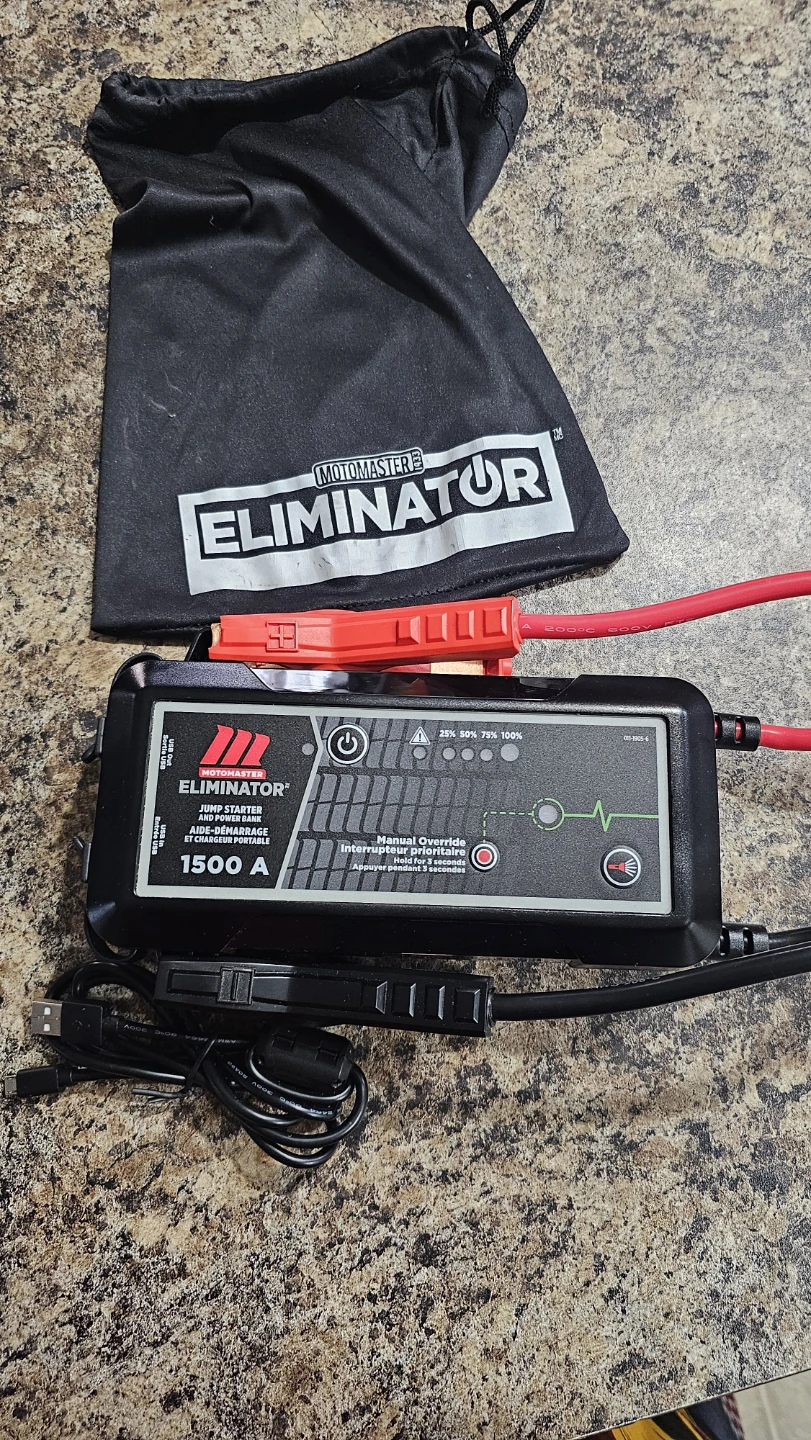 Motomaster Eliminator 1500A Jump Starter & Power Bank - photo 2