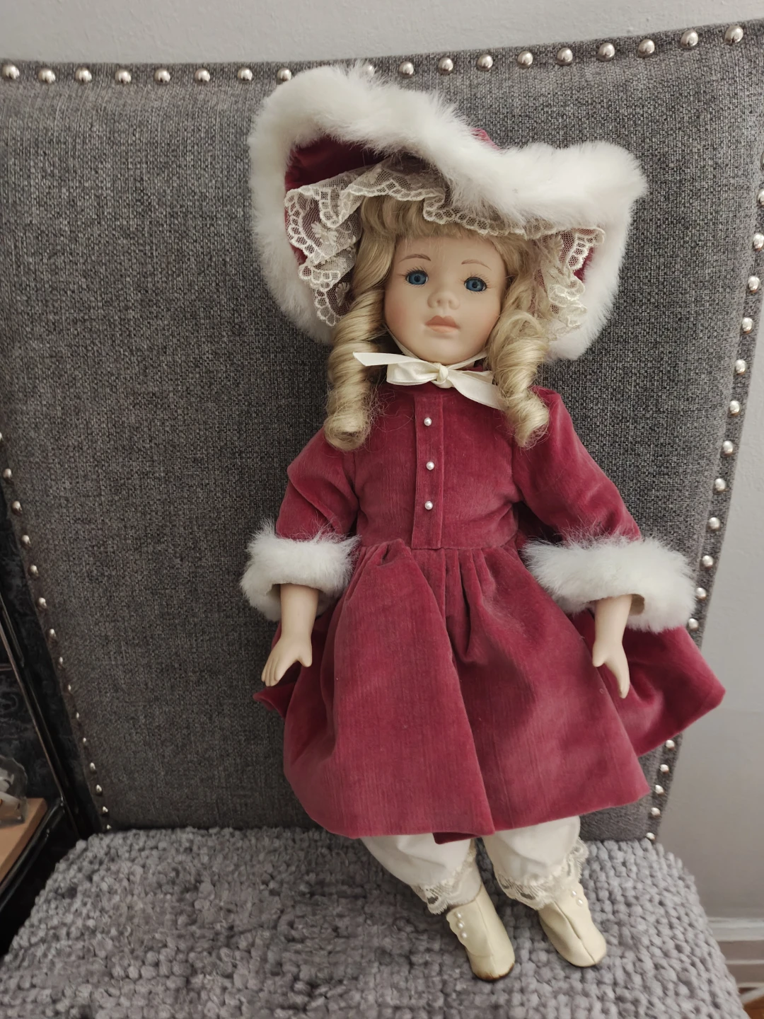 Seymour Mann Connoisseur Collection Doll - photo 2
