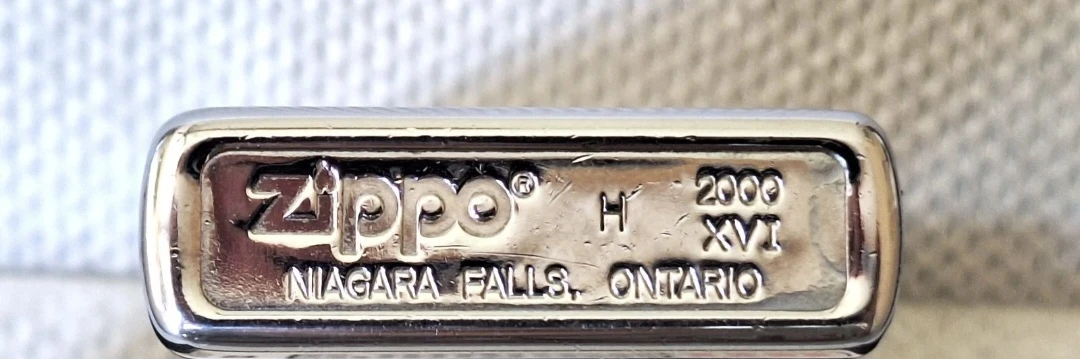 Zippo Lighter Venetian High Polish Chrome Niagara Falls Ontario - photo 4