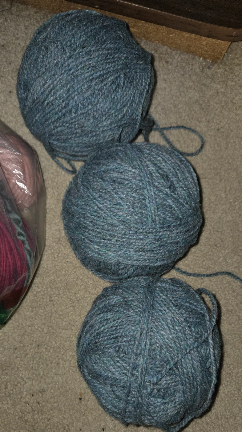 Free Yarn and Knitting Pattern Bundle