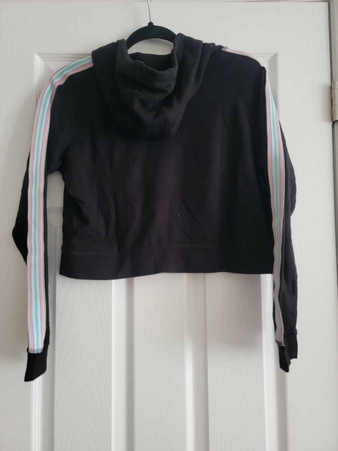 ASKYA Cropped Hoodie with Striped Sleeves - Black - Small - photo 3