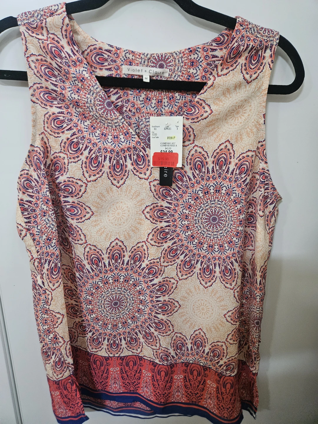 Violet + Claire Women's Sleeveless Print Top