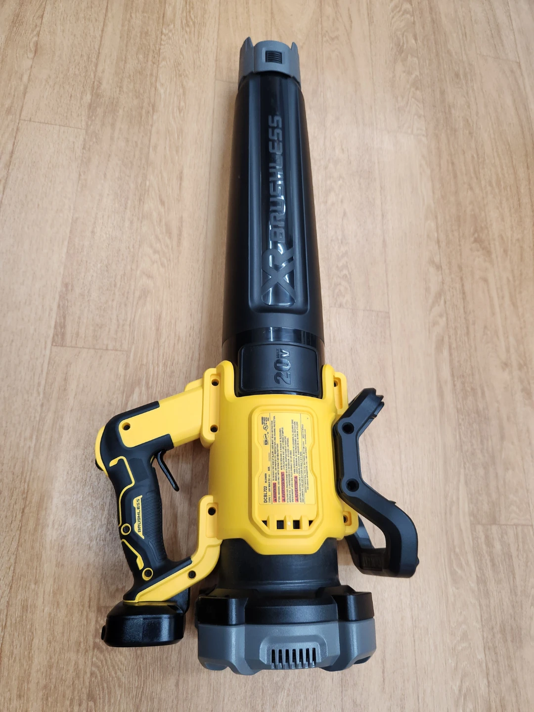 DEWALT 20V MAX XR Brushless Leaf Blower - photo 5