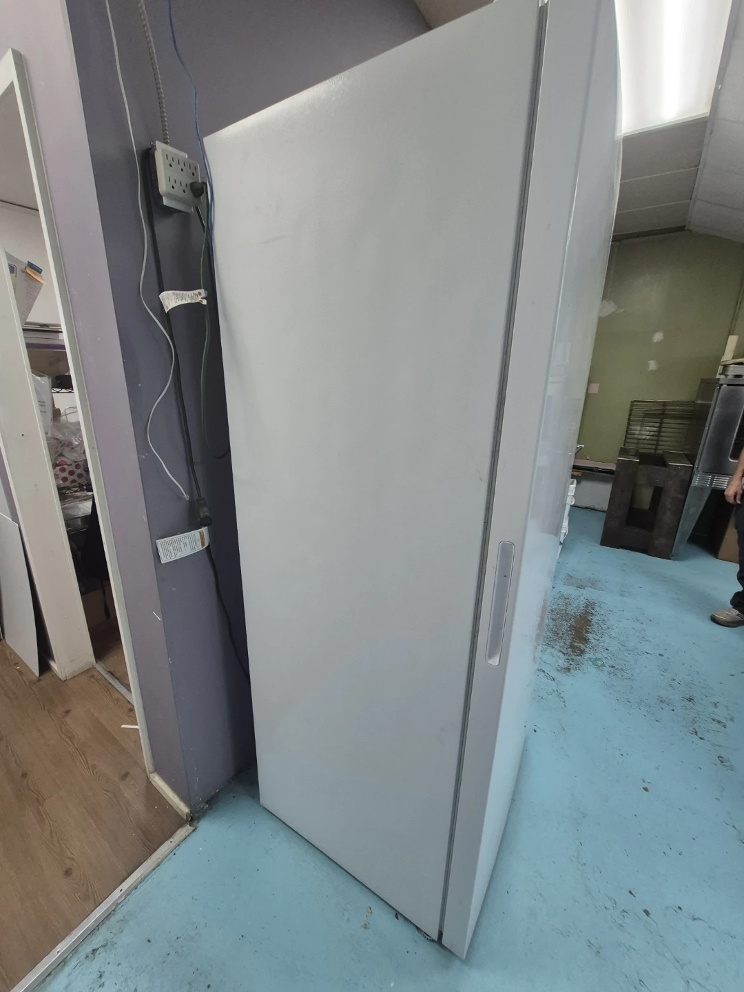 Hisense Upright Freezer - photo 3