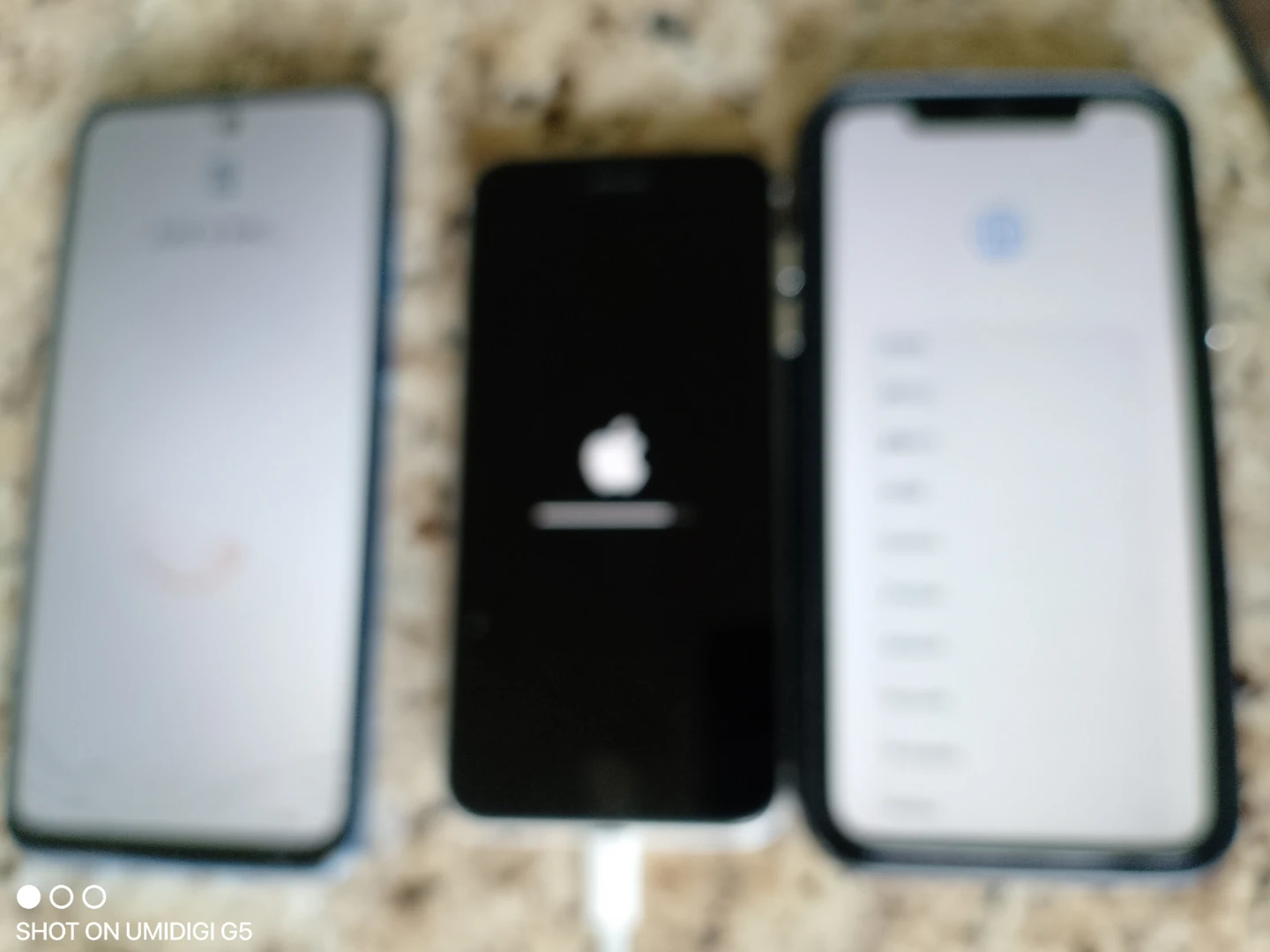 Locked iPhone 11 se 2 and Motorola g 2024