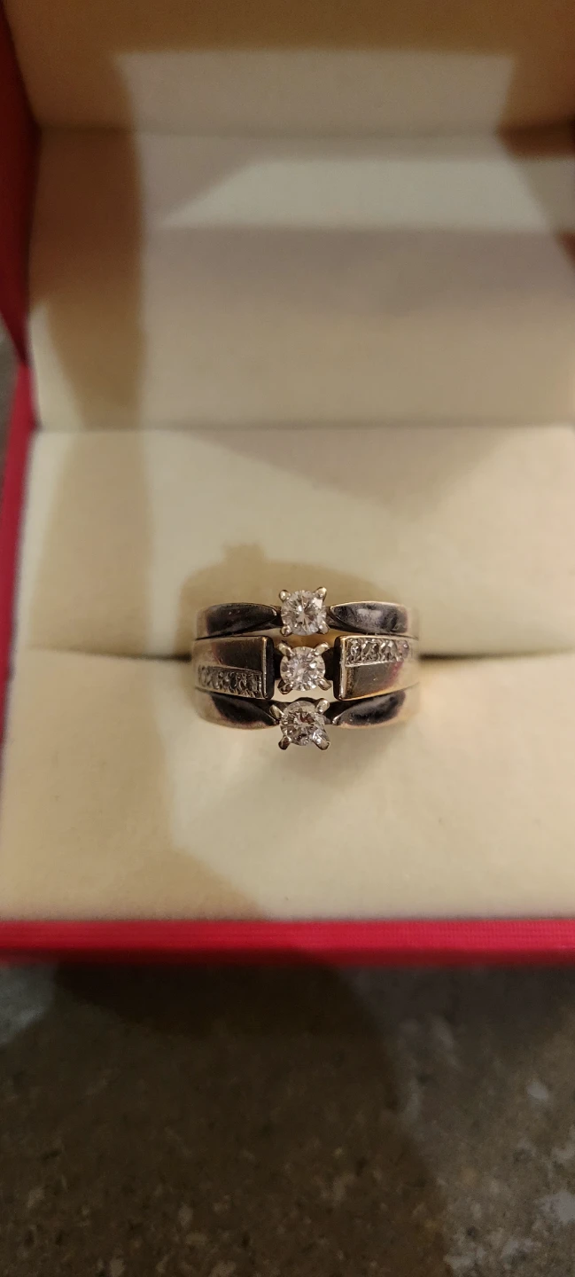 Vintage 10K White Gold Diamond triple Ring