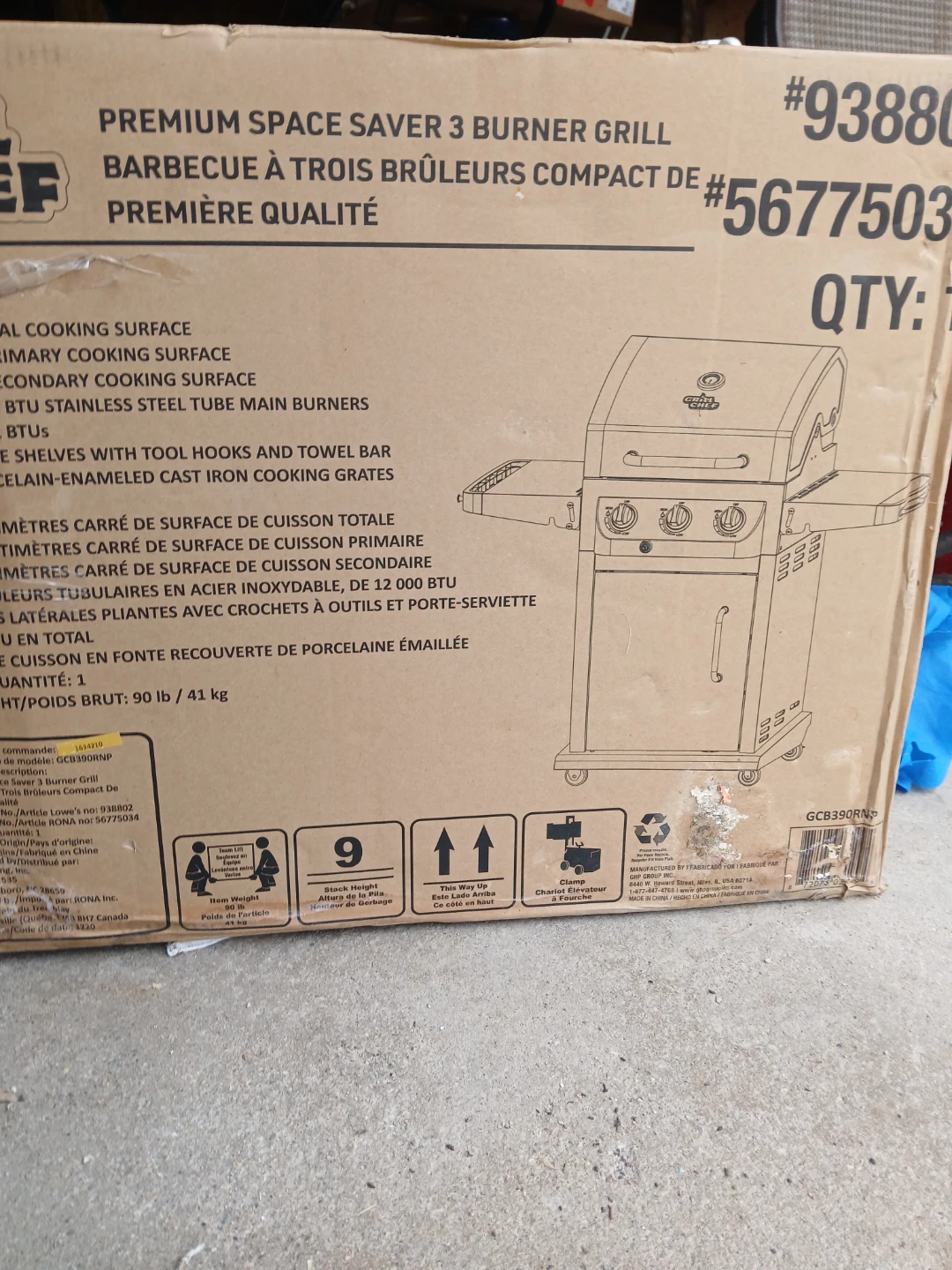 Like new Grill Chef  3 burner propane BBQ