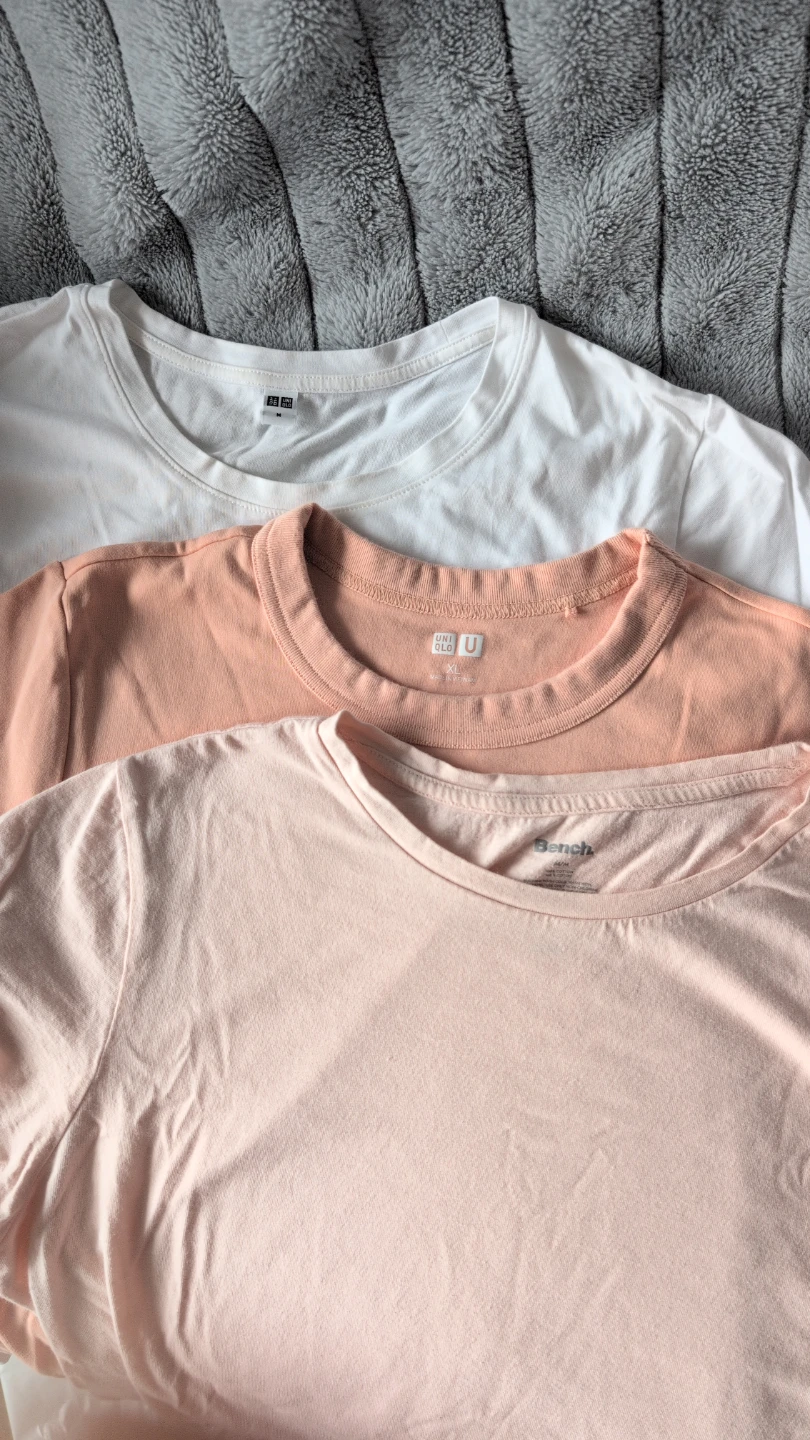 3 Women's T-shirts: Uniqlo, Uniqlo, Bench - size M/L