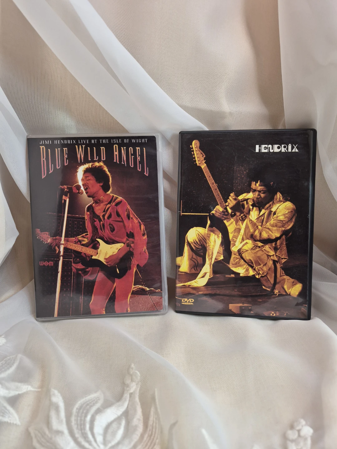 2 Jimmy Hendrix DVDs Sets