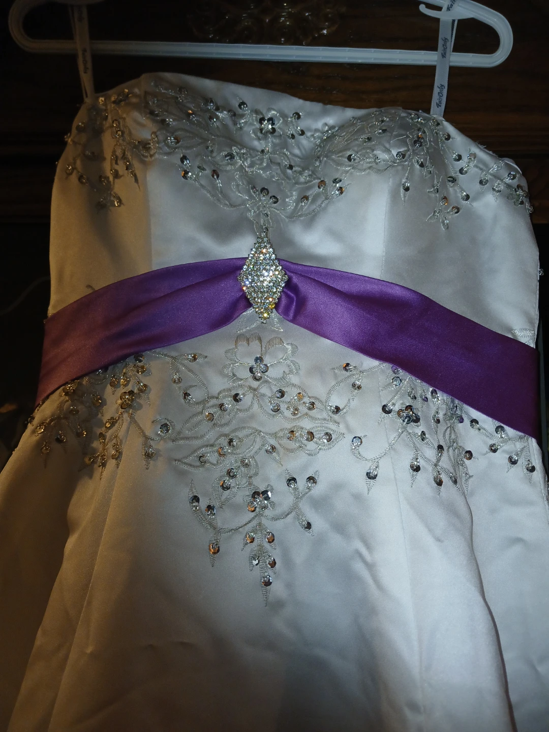 White Strapless Wedding Dress - photo 2