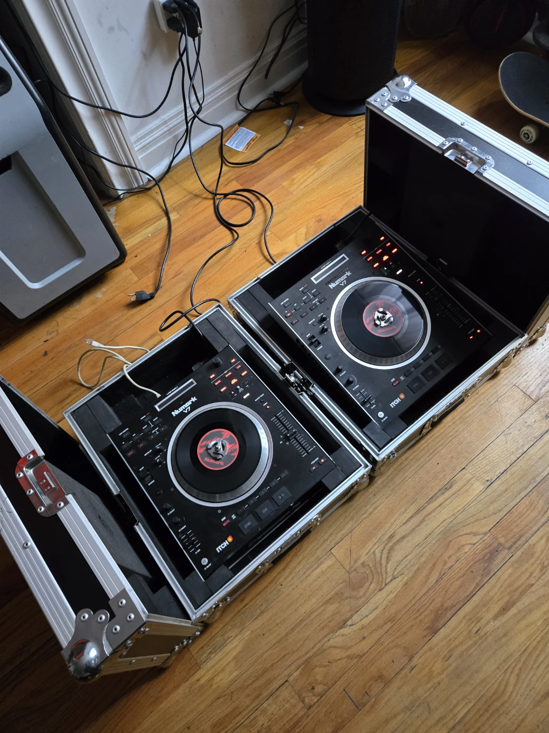 Numark V7 DJ Controller - photo 5