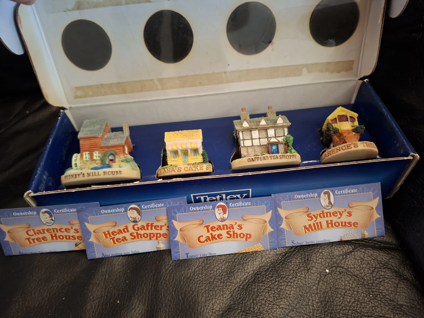Tetley Tea Folk Houses Miniature Set - photo 3