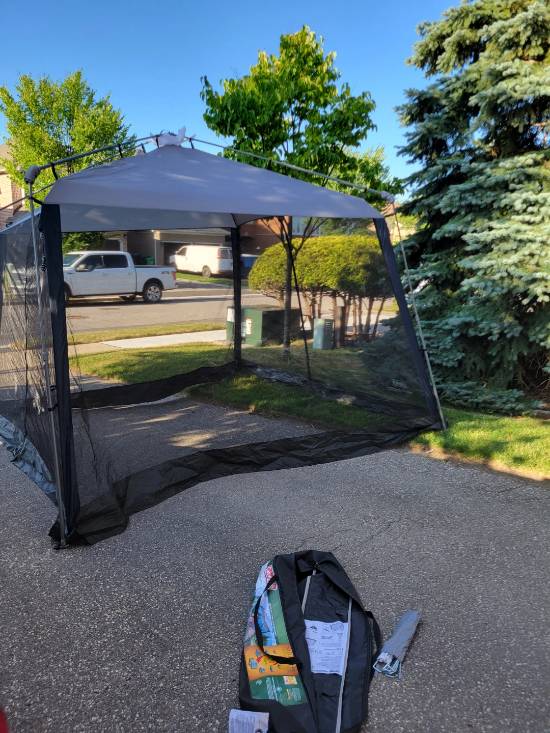 Coleman Screened Canopy Tent with Instant Setup like new - photo 4