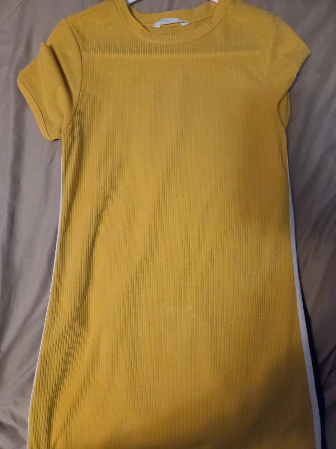 Yellow t-shirt dress - photo 2
