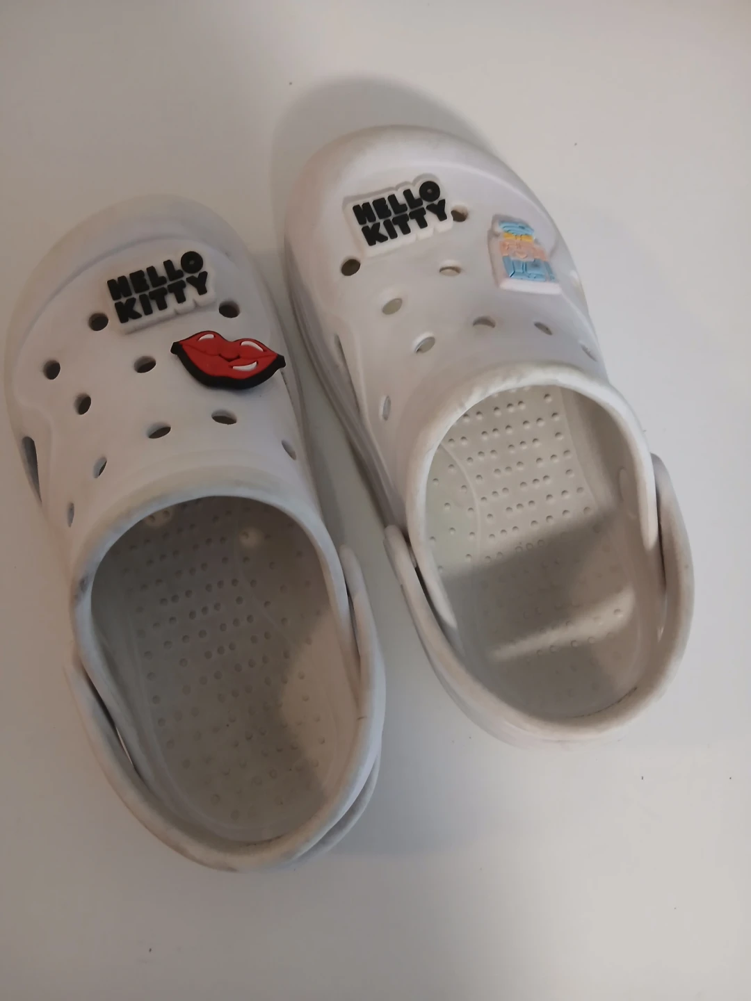 White Hello Kitty Crocs - photo 2